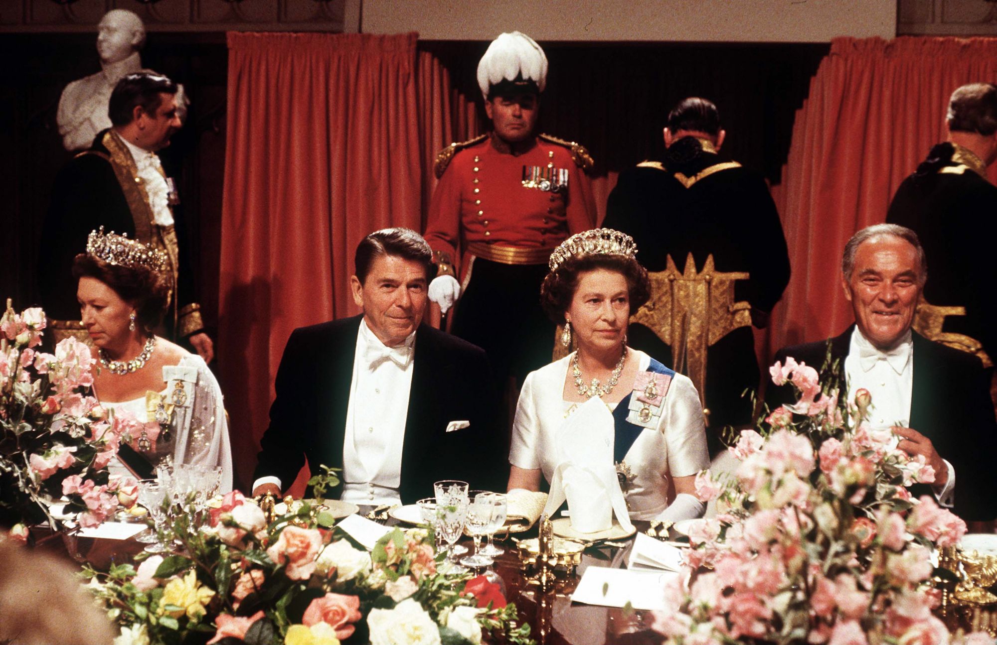 WINDSOR, UNITED KINGDOM - JUNE 07:  The Queen With President Reagan At A State Banquet At Windsor Castle.  (Photo by Tim Graham Photo Library via Getty Images)