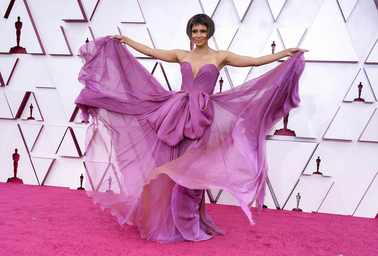 Halle Berry arrives at the Oscars on Sunday, 25 April 2021, at Union Station in Los Angeles. (AP Photo/Chris Pizzello, Pool)